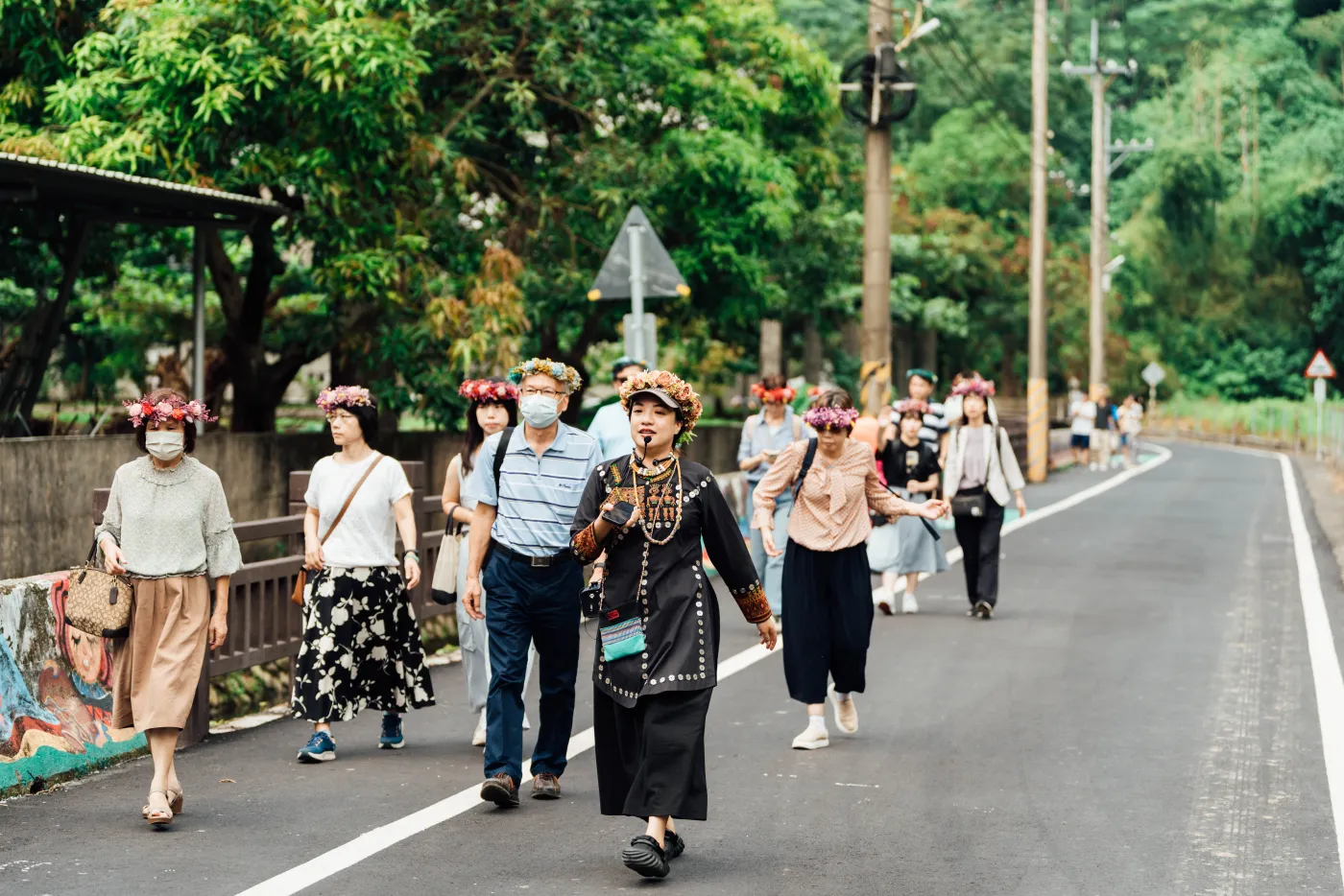 二峰圳生活節水邊市集人潮